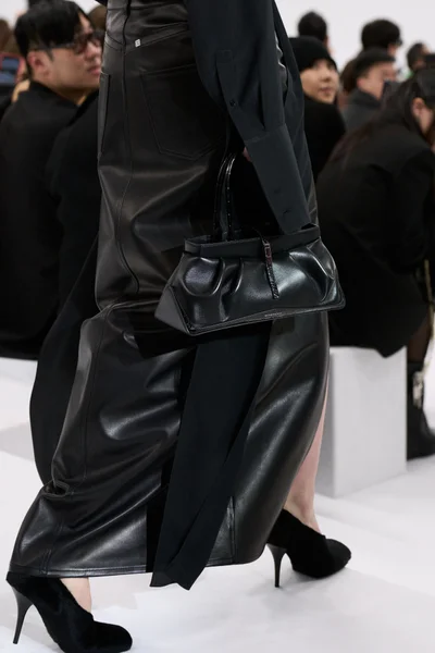 Look 30